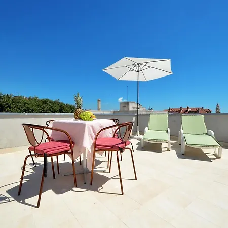 Lilly Apartman