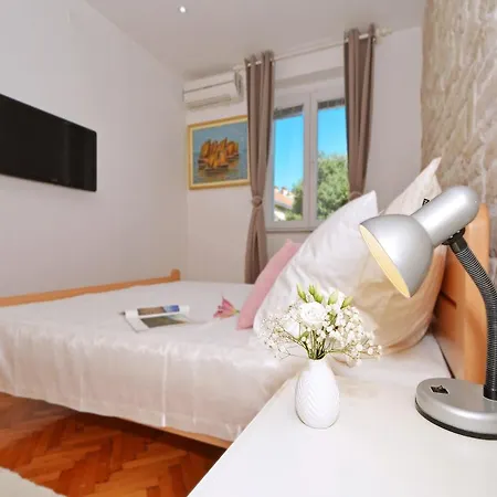 Apartman Lilly *